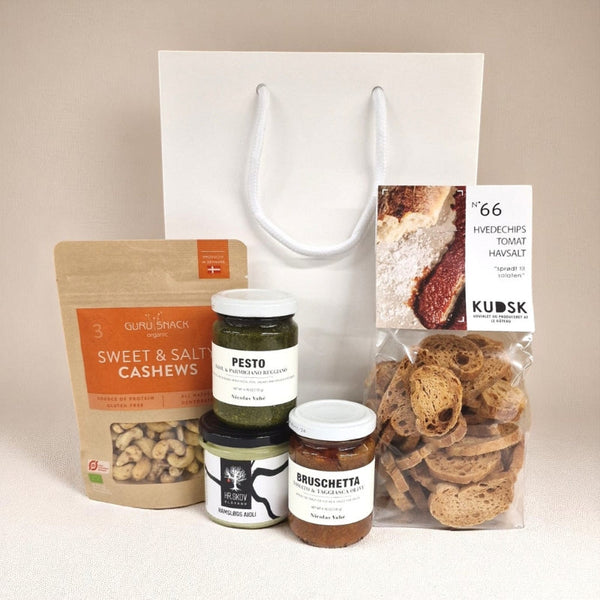 Tapas gavepose med spread, pesto og salte snacks
