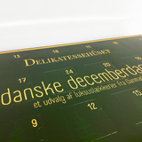 Håndplukket julekalender med dansk slik og specialiteter i små flowpacks til nedtællingen til jul.