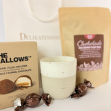 Gavepose til far med kaffekrus, chokolade og karamelgodbidder