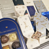 Frostblå julekurv med danske lækkerier