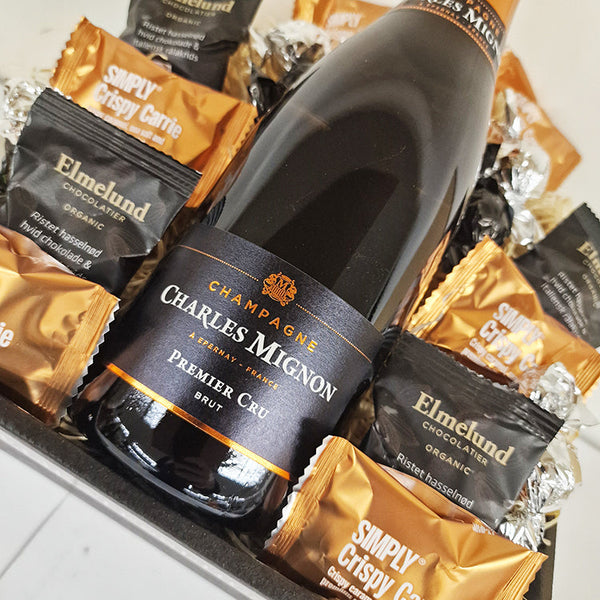 Gavekurv med champagne og chokolade