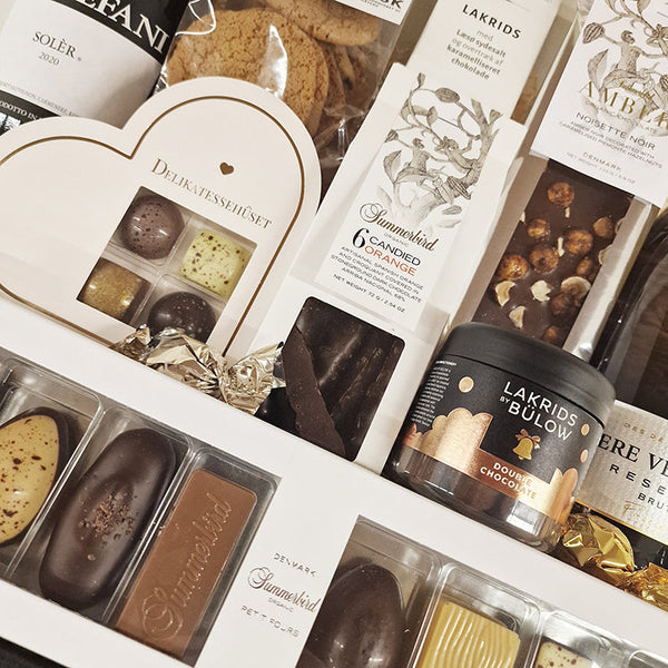 Julekurv - en elegant julegave med julevin, nytårsbobler og chokolade