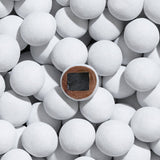 Julelakrids overtrukket med mælke- og hvid chokolade med et strejf af mint