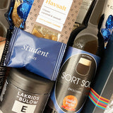 Gavekurv med øl og snacks til den blå student