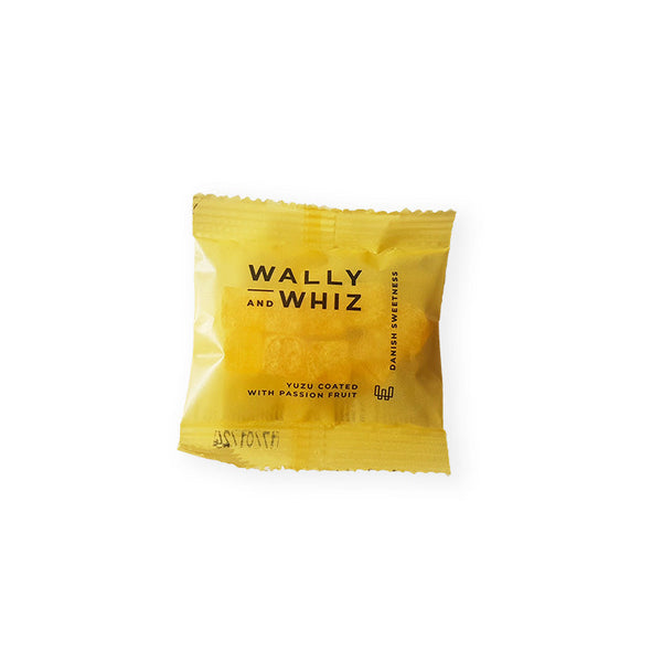 I denne lille flowpack finder du de lækreste bløde vingummier fra Wally & Whiz. De har en skøn smag af Yuzu og Passionsfrugt.